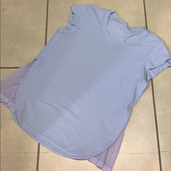 Lululemon Just Pleat It short sleeve